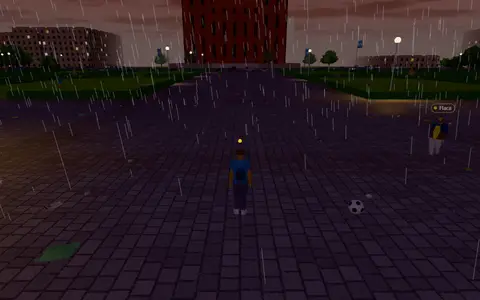 Lluvia al atardecer en Plaza Moreno: el piso mojado brilla